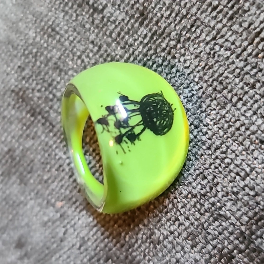 Size 6 glass ring from chihuly glass exhibit